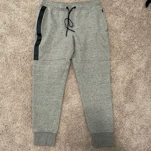 American Eagle joggers, Medium